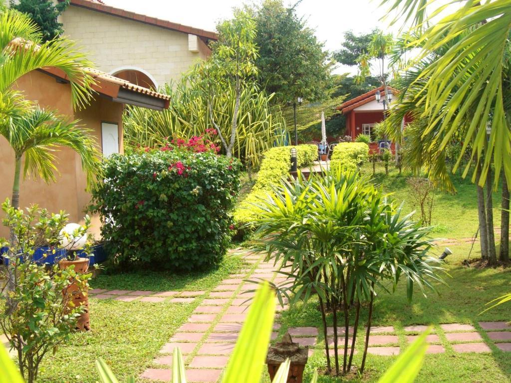 Pictory Garden Resort Sattahip Exterior photo